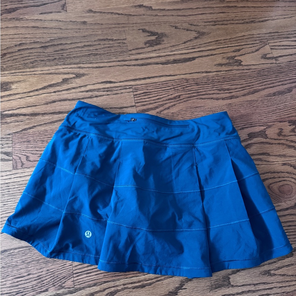 Lululemon turquoise skirt